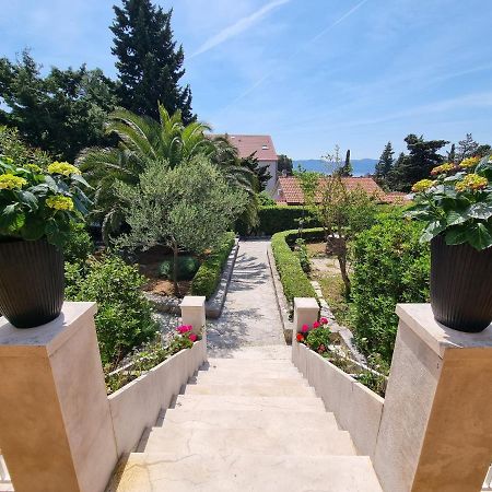 Villa Ilaria Bol Exterior photo