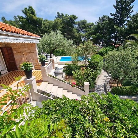Villa Ilaria Bol Exterior photo