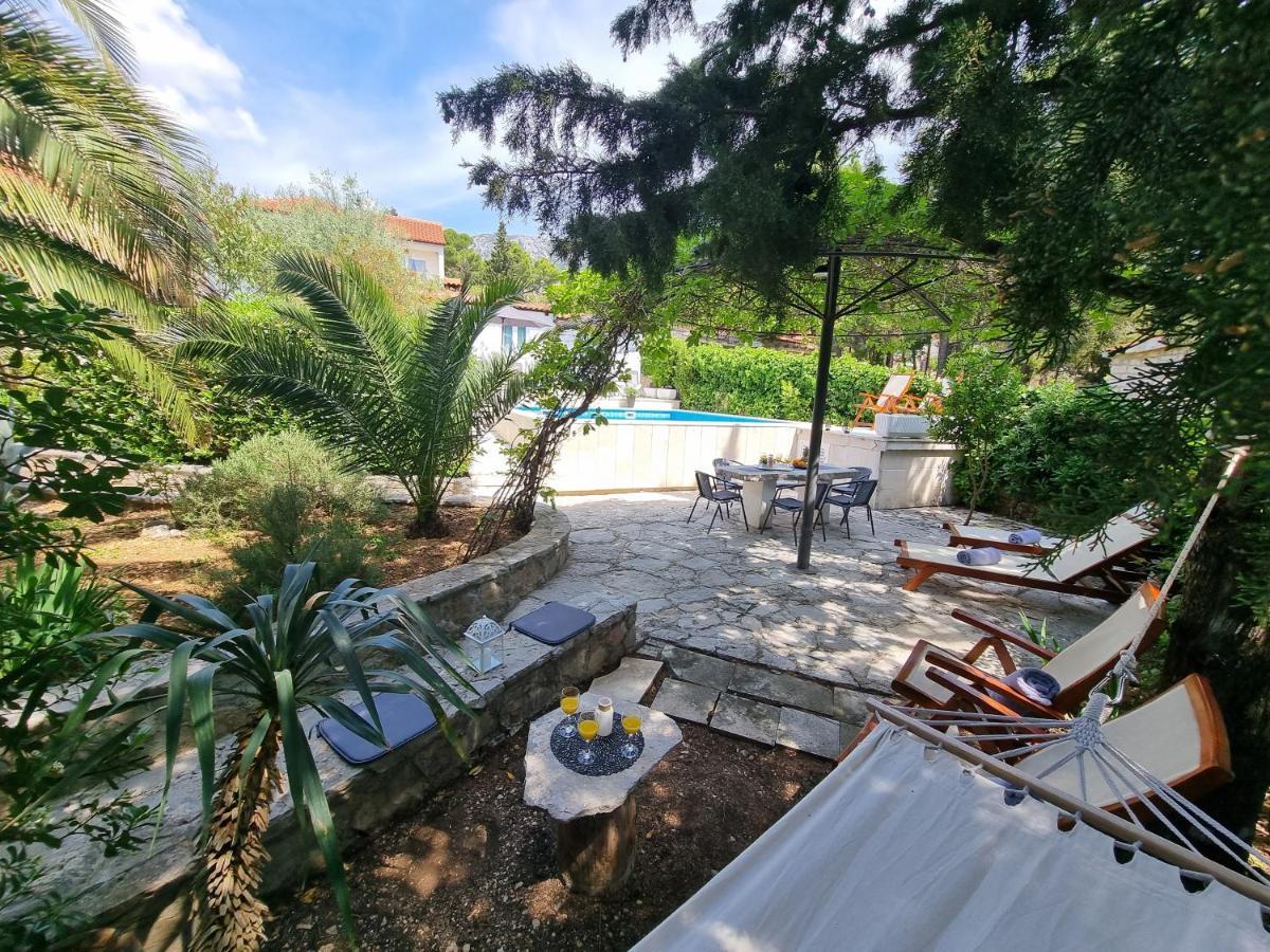 Villa Ilaria Bol Exterior photo