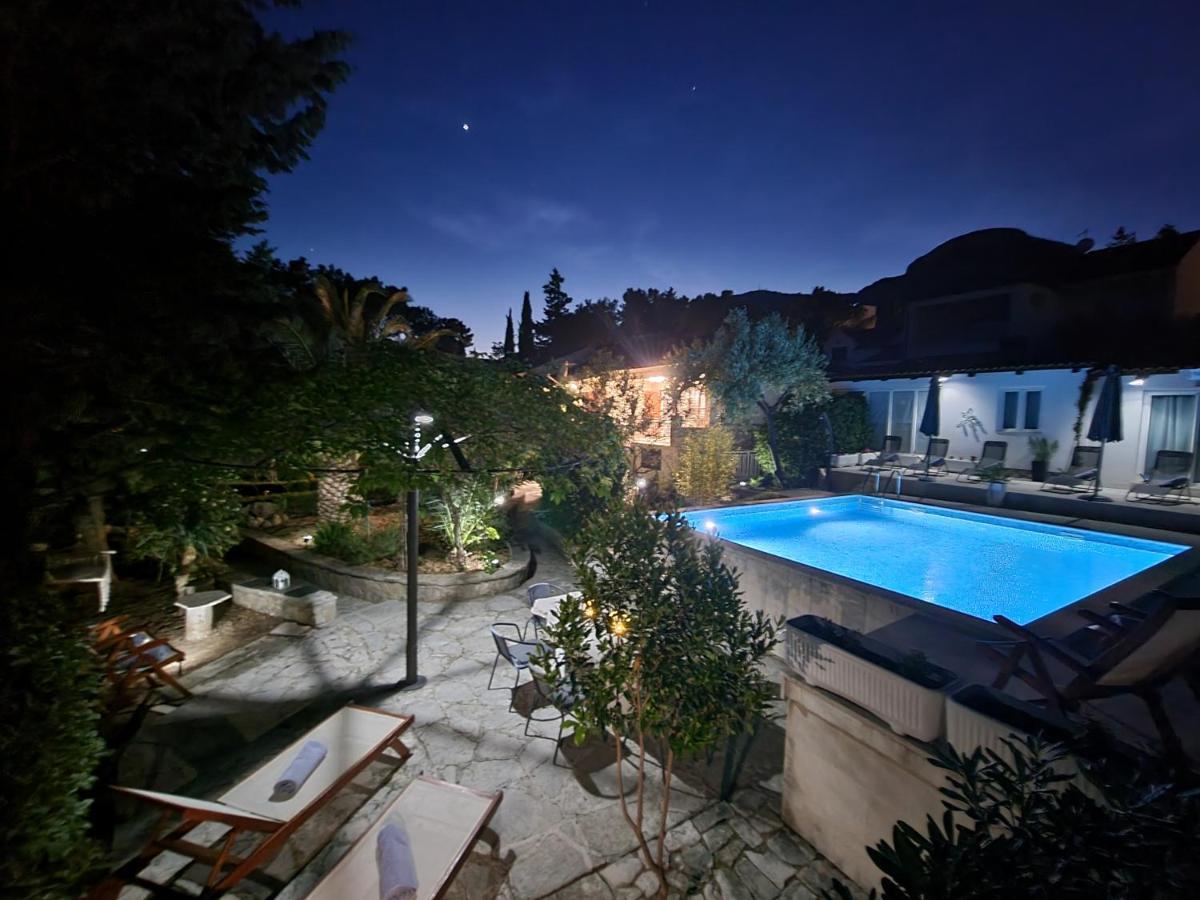 Villa Ilaria Bol Exterior photo